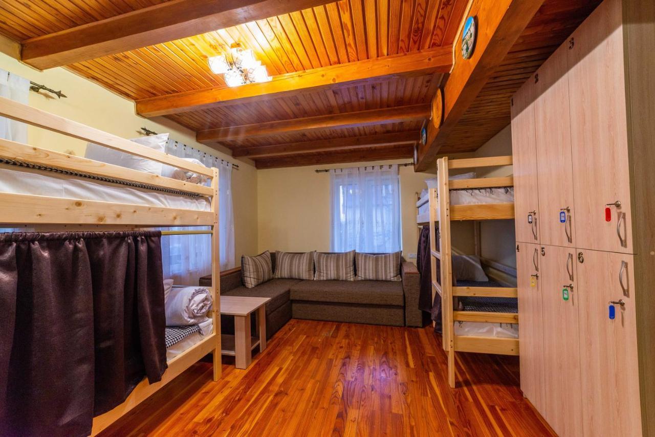 Хостел Галіція Kolomyja Exterior foto